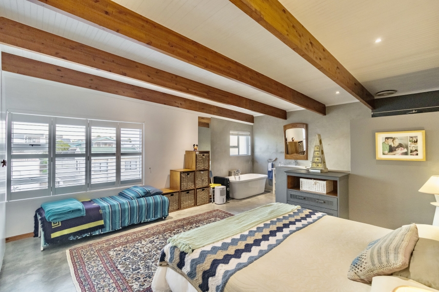 6 Bedroom Property for Sale in Yzerfontein Western Cape